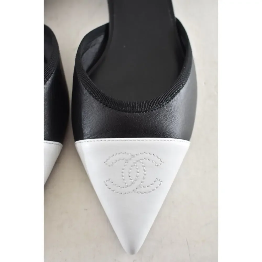 Chanel 26P Black White Pointed Toe CC Logo Slingback Ballet Ballerina Flat 38.5